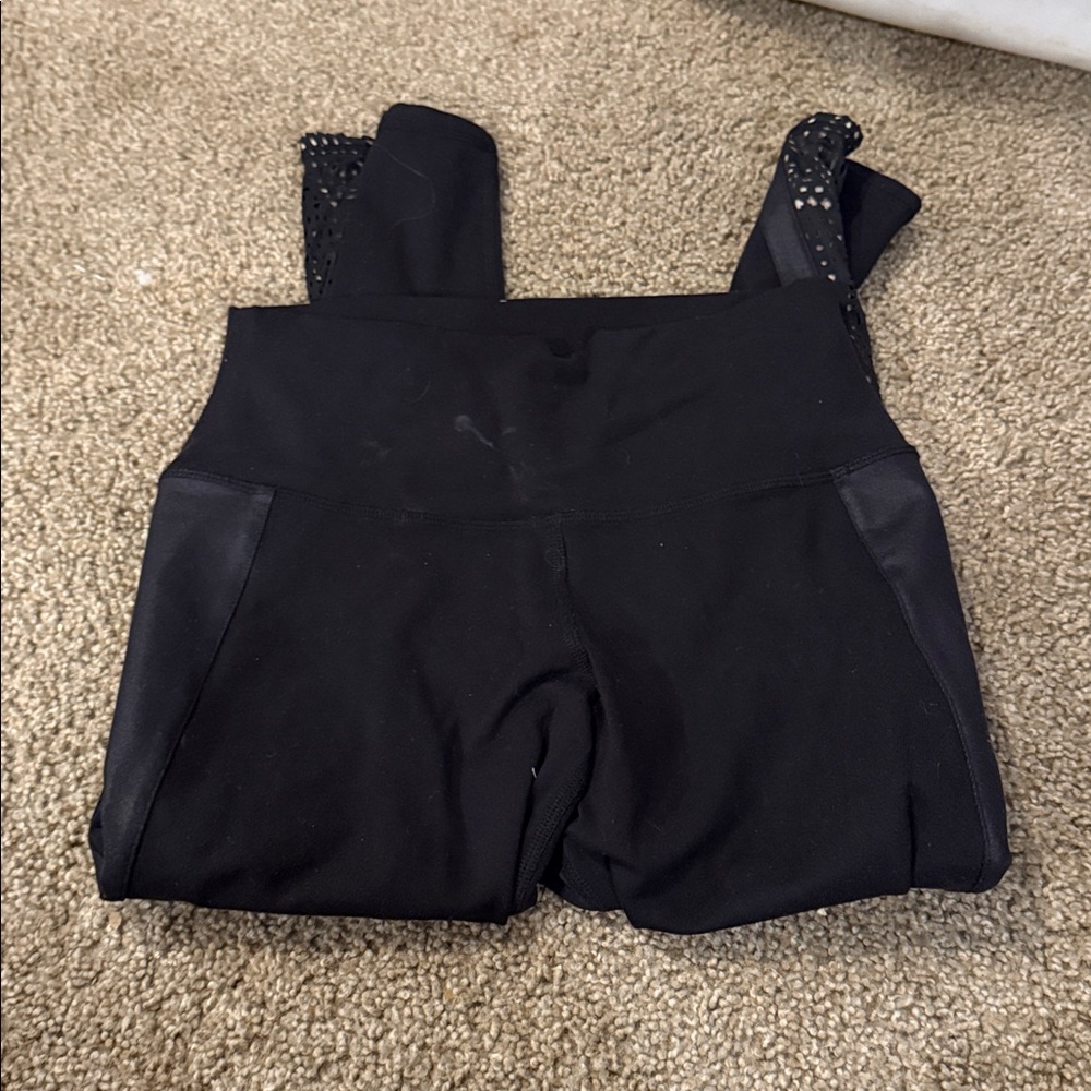 ALO Yoga Black Capris